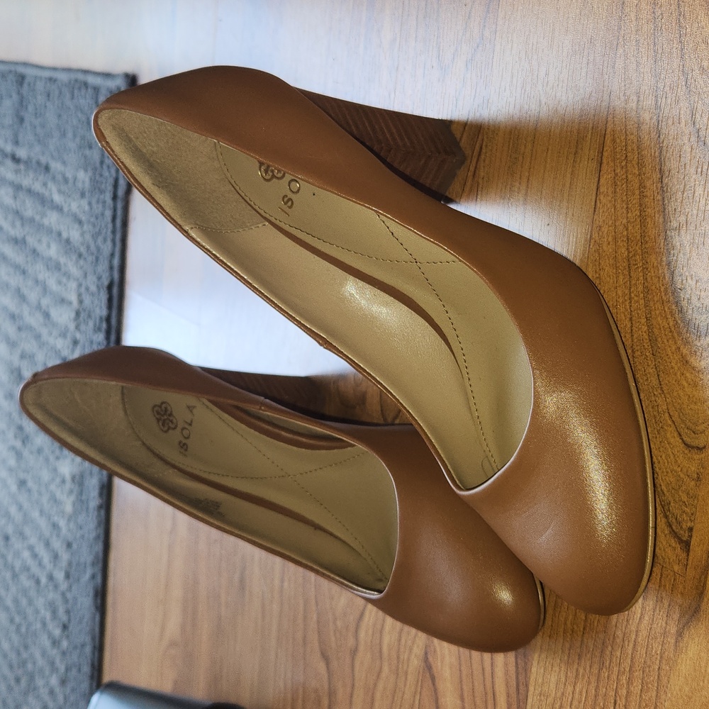 Tan heels